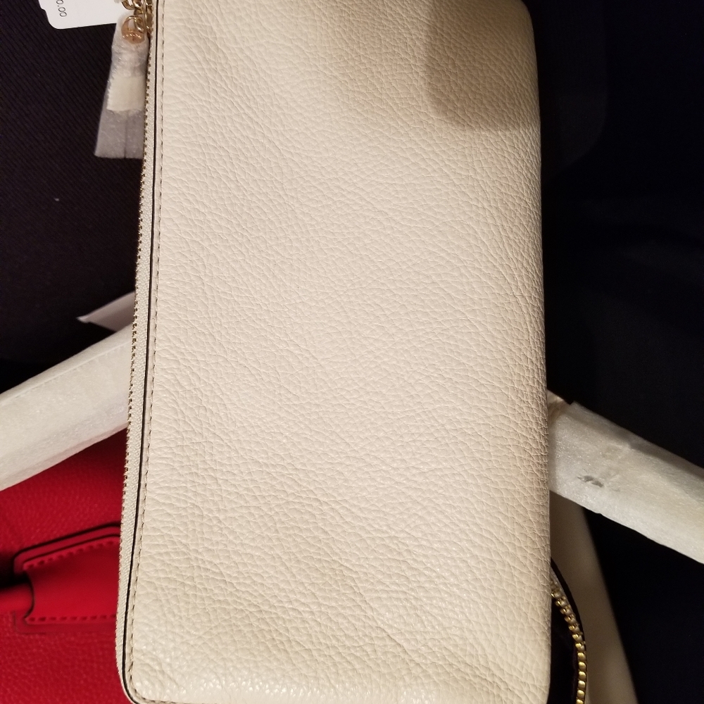 Brand New Off White Coach Handbag - Picture 3 of 6